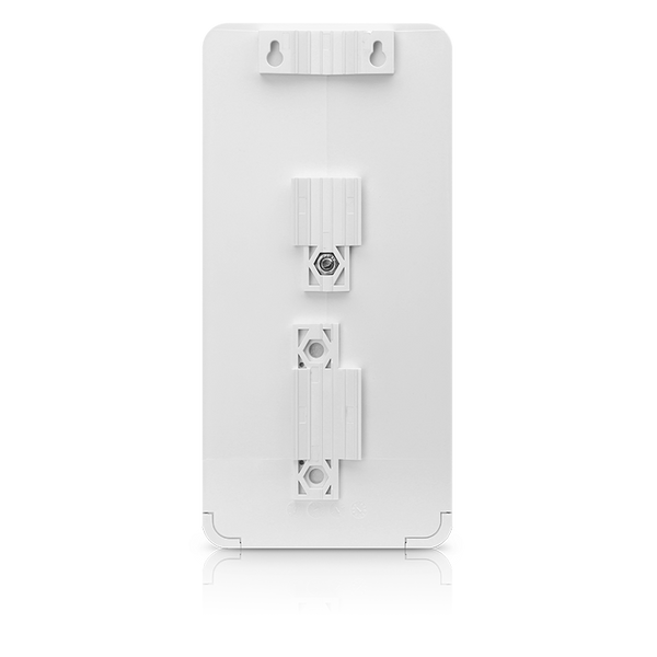 UBIQUITI N-SW - Switch Nano Gigabit PoE para exteriores con 1 puerto PoE pasivo de entrada y 3 puertos PoE pasivos para salida.