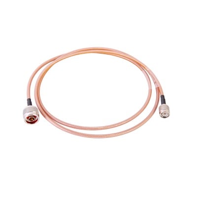 Jumper de 150 cm fabricado con cable RG-142, conector "N" y conector "TNC" en el otro extremo