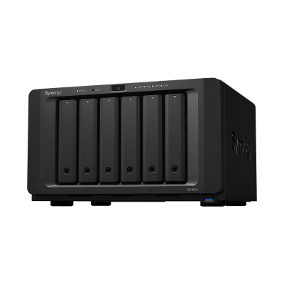 NAS Synology DiskStation DS1621+ | 6 Bahías | Procesador AMD Ryzen V1500B | 4 GB DDR4 ECC | Expansión Hasta 16 Bahías | 2 Ranuras M.2 NVMe | Puerto 10GbE RJ-45 | Compatibilidad RAID | Btrfs | Virtualización | Caché SSD. - Toer