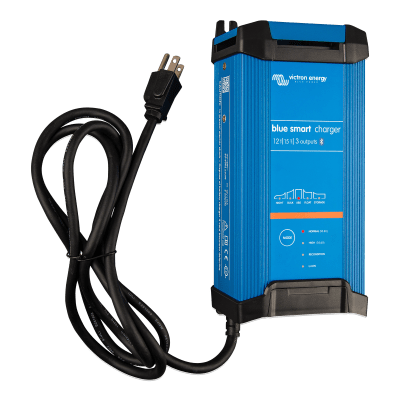 Blue Smart IP22 12/15(1) / Cargador de Baterías 12V, 15A / Para Ambientes Marinos y Terrestres. /  Bancos de 100 a 200 Ah - Toer